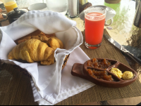        breakfast breadbasket  
  - Costa Rica