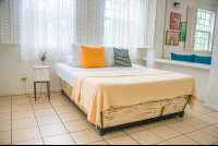        Apartment Queen Size Bed Selina Hostel Manuel Antonio
  - Costa Rica