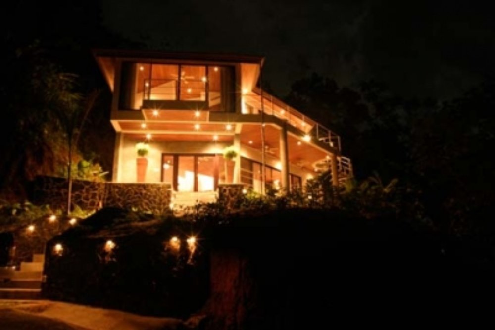 dominical villa lights
 - Costa Rica