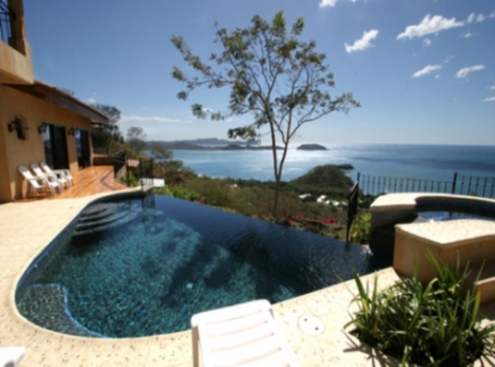 pool villa ocean views
 - Costa Rica
