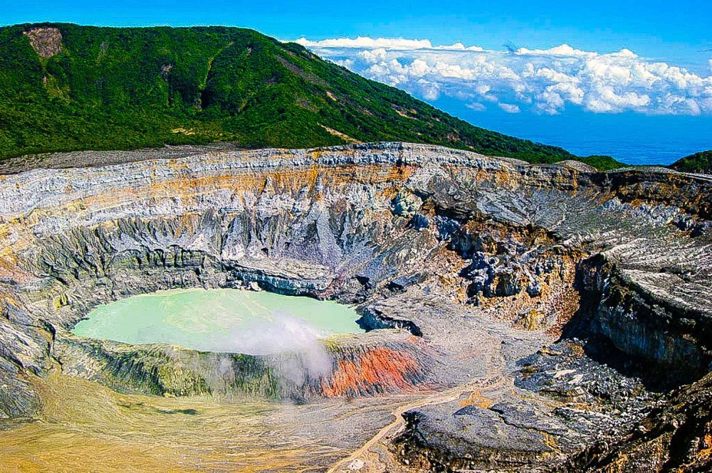 poas main crater
 - Costa Rica